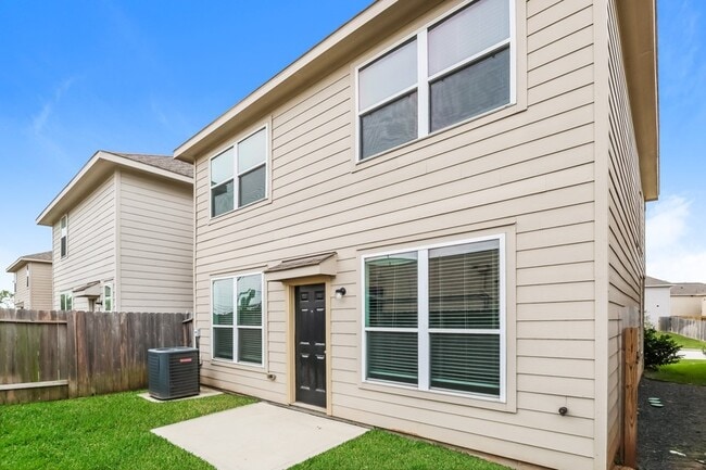 Foto del edificio - 21514 Kimro Ln