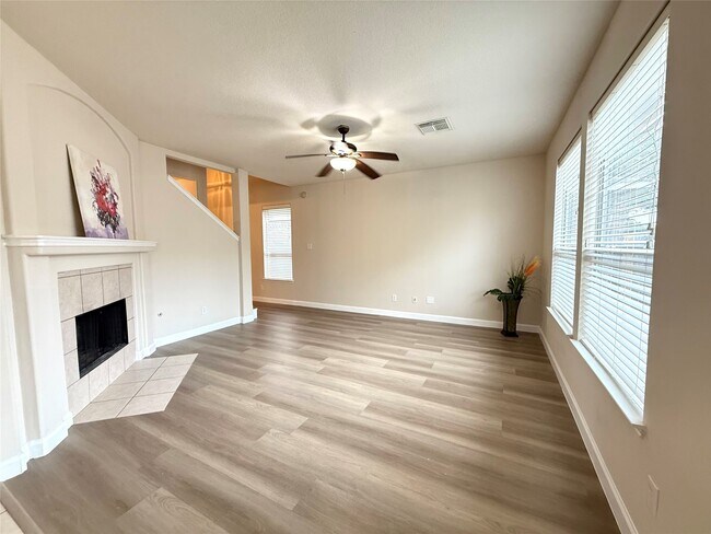 Foto del edificio - 26430 Richwood Oaks Dr