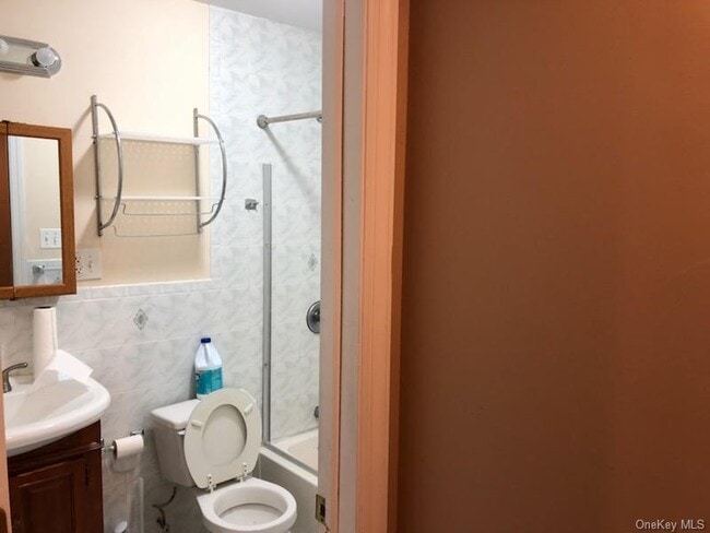 Building Photo - 87-30 Commonwealth Blvd