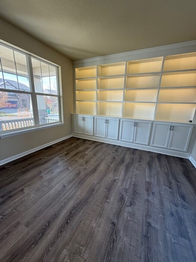 Foto del edificio - Gorgeous 4 Bedroom + office + loft in Boul...