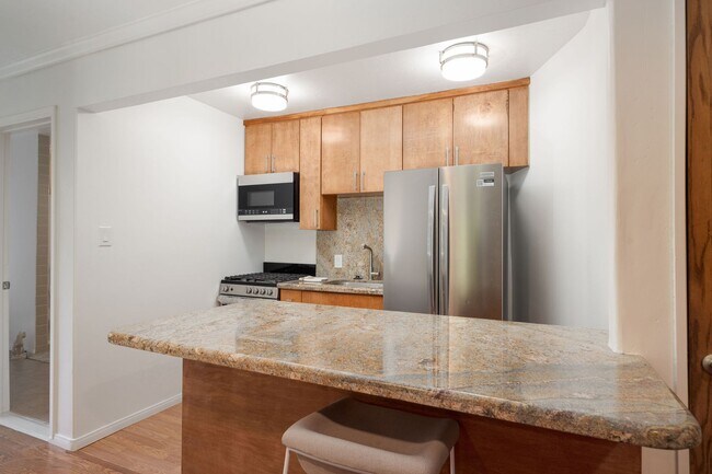 Foto del edificio - Rarely available gem now available in Bankers Hill - 1bed/1bath!