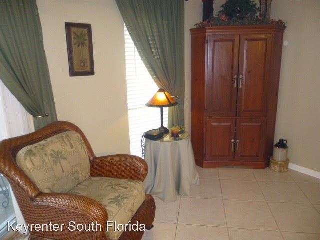 Foto del edificio - 1 br, 1 bath House - 4791 Via Palm Lakes A...