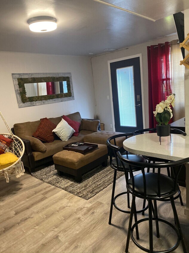 Foto principal - 920 Olmstead Ave