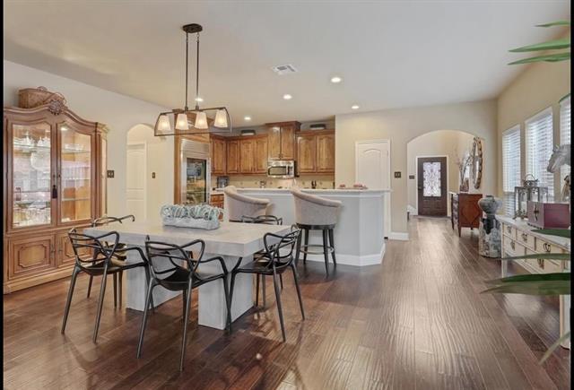 Foto del edificio - 9413 Deerhurst Pl
