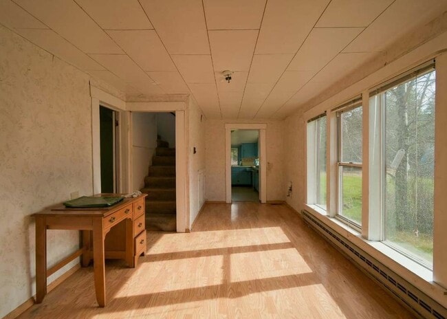 Building Photo - 64 White Pl