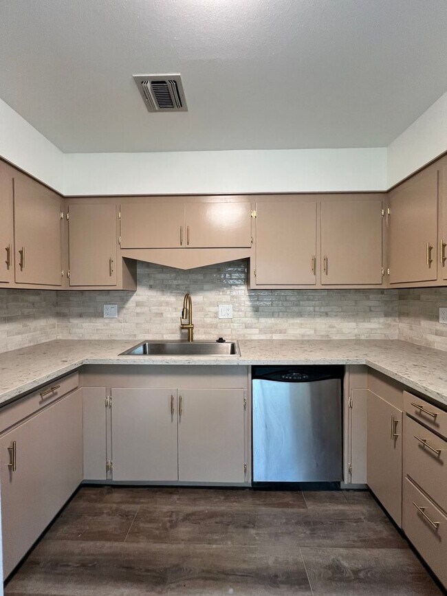 Foto del edificio - Riverside