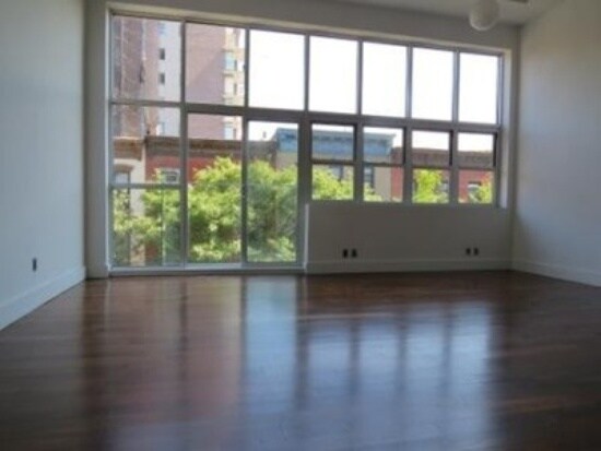 Foto principal - 120 S 4th St