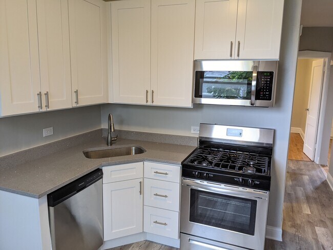 Foto del edificio - 741 N Ridgeway Ave