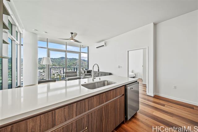 Foto del edificio - 1515 Liona St
