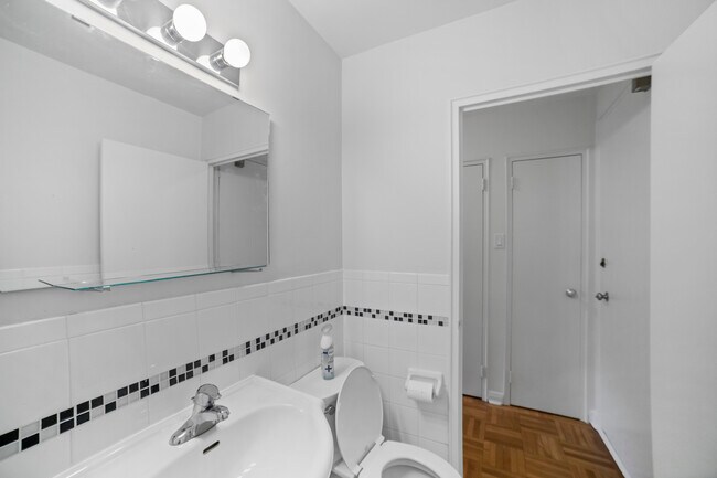 Building Photo - 165 Balliol