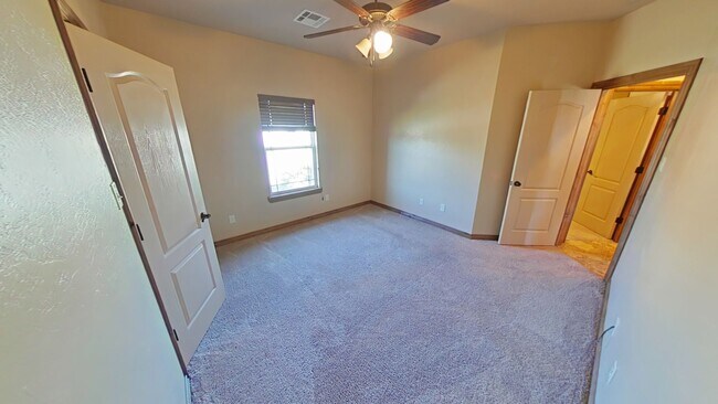 Foto del edificio - 7212 Stradford Ave