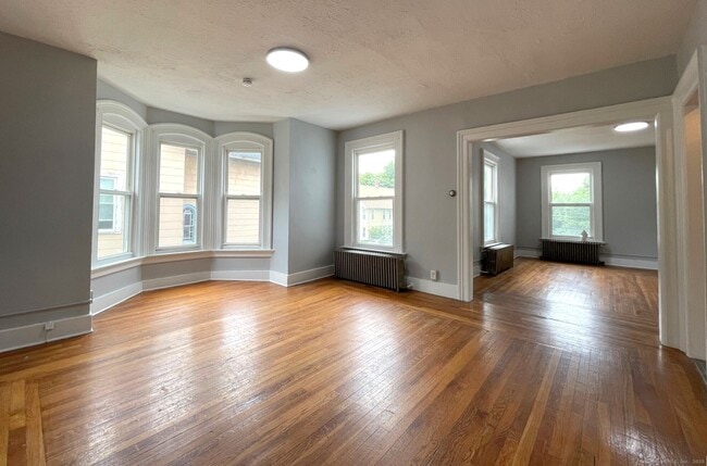 Building Photo - 303 Lexington Ave