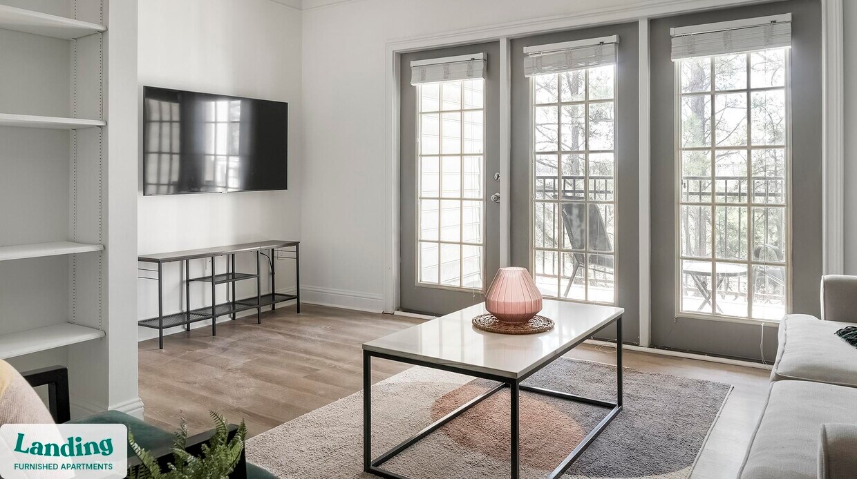 Foto principal - 925 Canterbury Rd NE