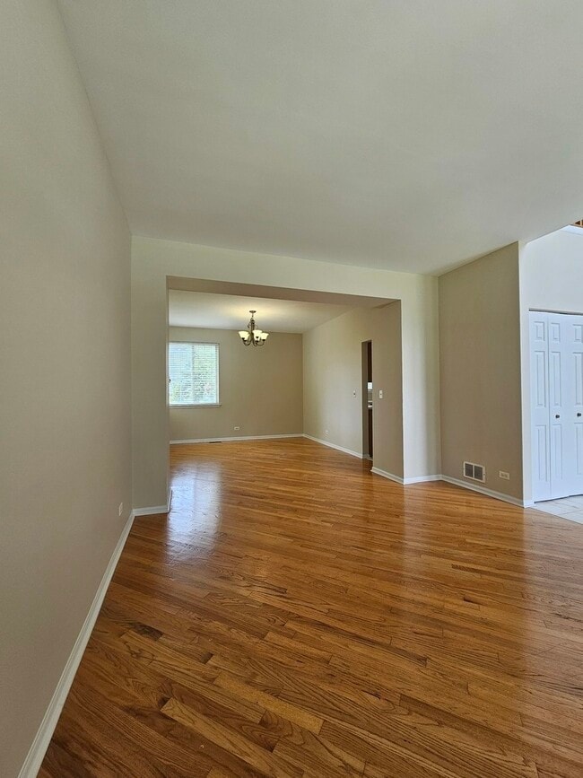 Building Photo - 420 Merry Oaks Rd