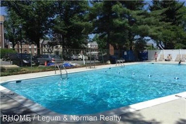 Building Photo - 1 br, 1 bath House - 3220 S 28th Street #204