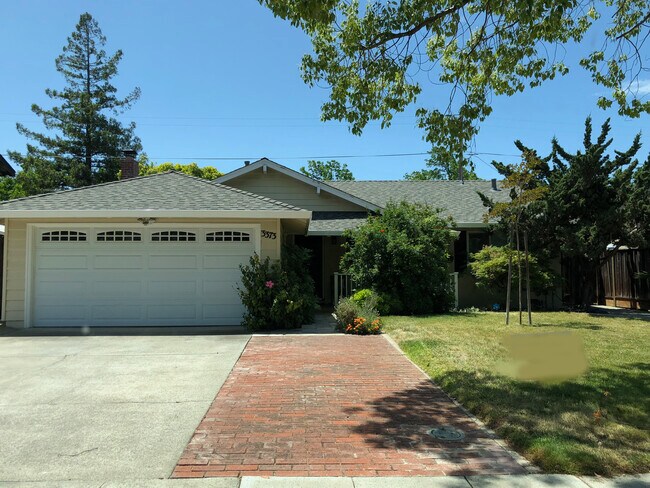 Building Photo - 3373 Kathleen St