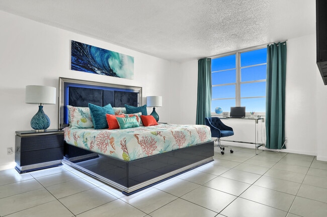 Foto del edificio - 3725 S Ocean Dr