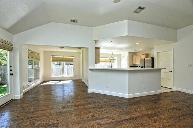 Building Photo - 2306 Oakshire Cove