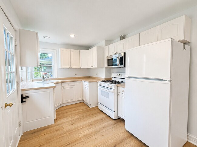 Foto del edificio - 21365 W Ridge Rd