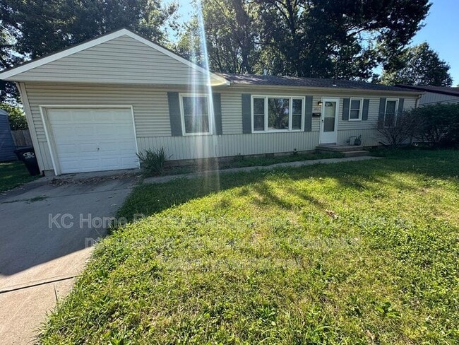 Building Photo - 5911 Farley Ave