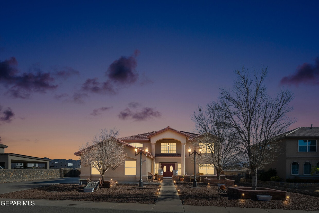 Foto principal - 6032 Valle Espanola Ln