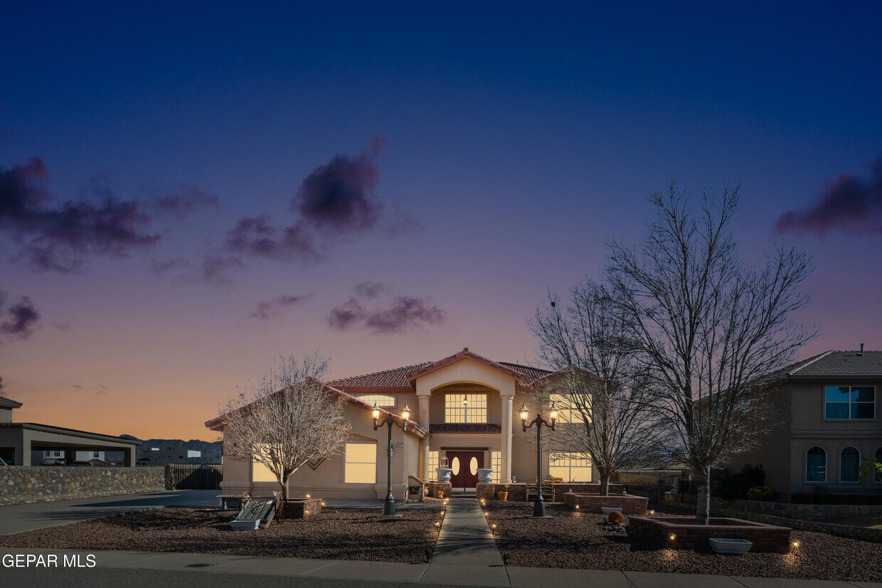 Primary Photo - 6032 Valle Espanola Ln