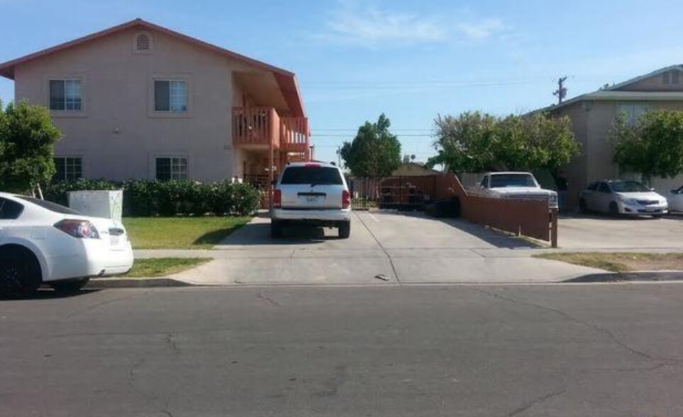 411 West Brighton Ave Unit B, El Centro, CA 92243 Apartments in El