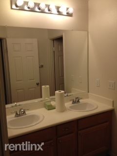 Foto del edificio - 1111 E Channel Islands Blvd