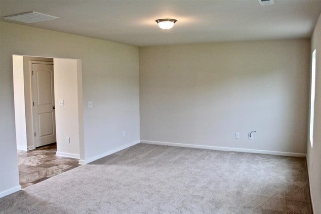 Building Photo - 78 Aleah Court