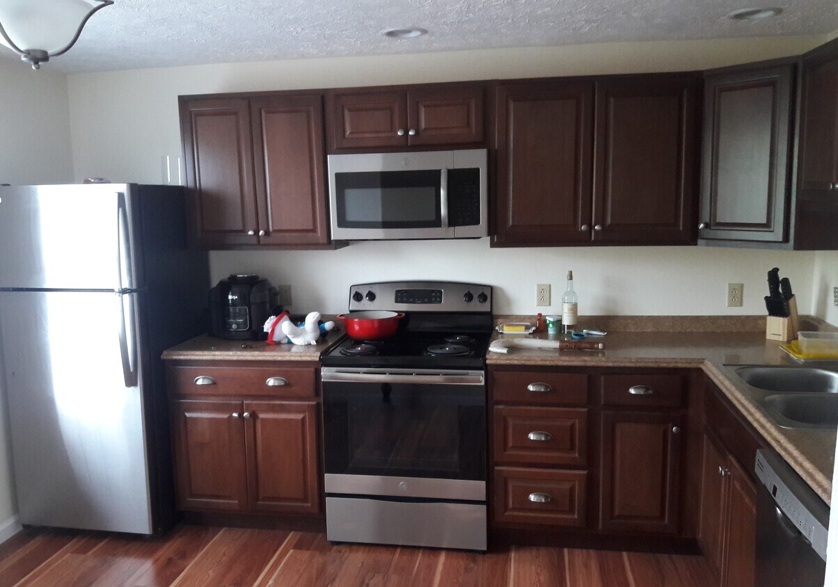 Kitchen1 - 601 Cortland Dr E