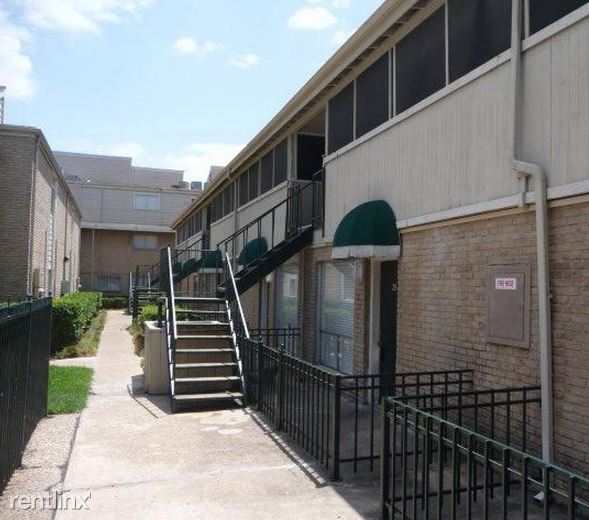 Foto del edificio - 6100 Fairdale Ln