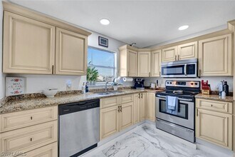 Building Photo - 1599 Trafalgar Ln