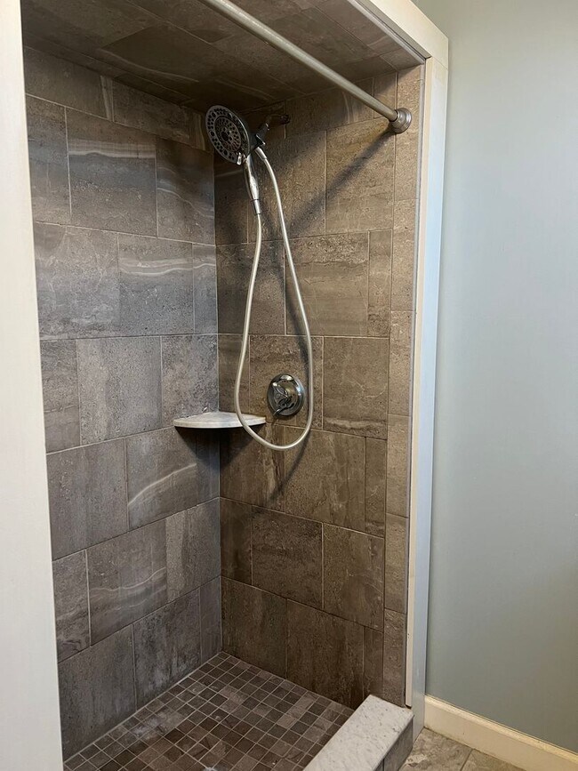 Foto del edificio - 38 Frances Ave