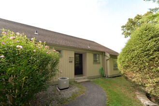 Building Photo - 256 Heritage Vlg