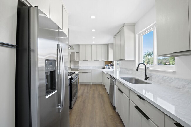 Foto del edificio - 8437 Everest St