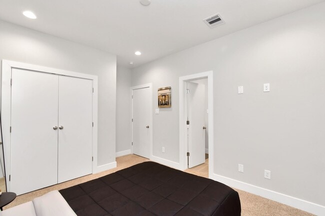 Building Photo - 6711 Allegheny St