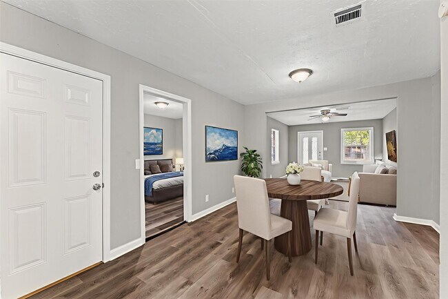 Foto del edificio - 3034 Akard St