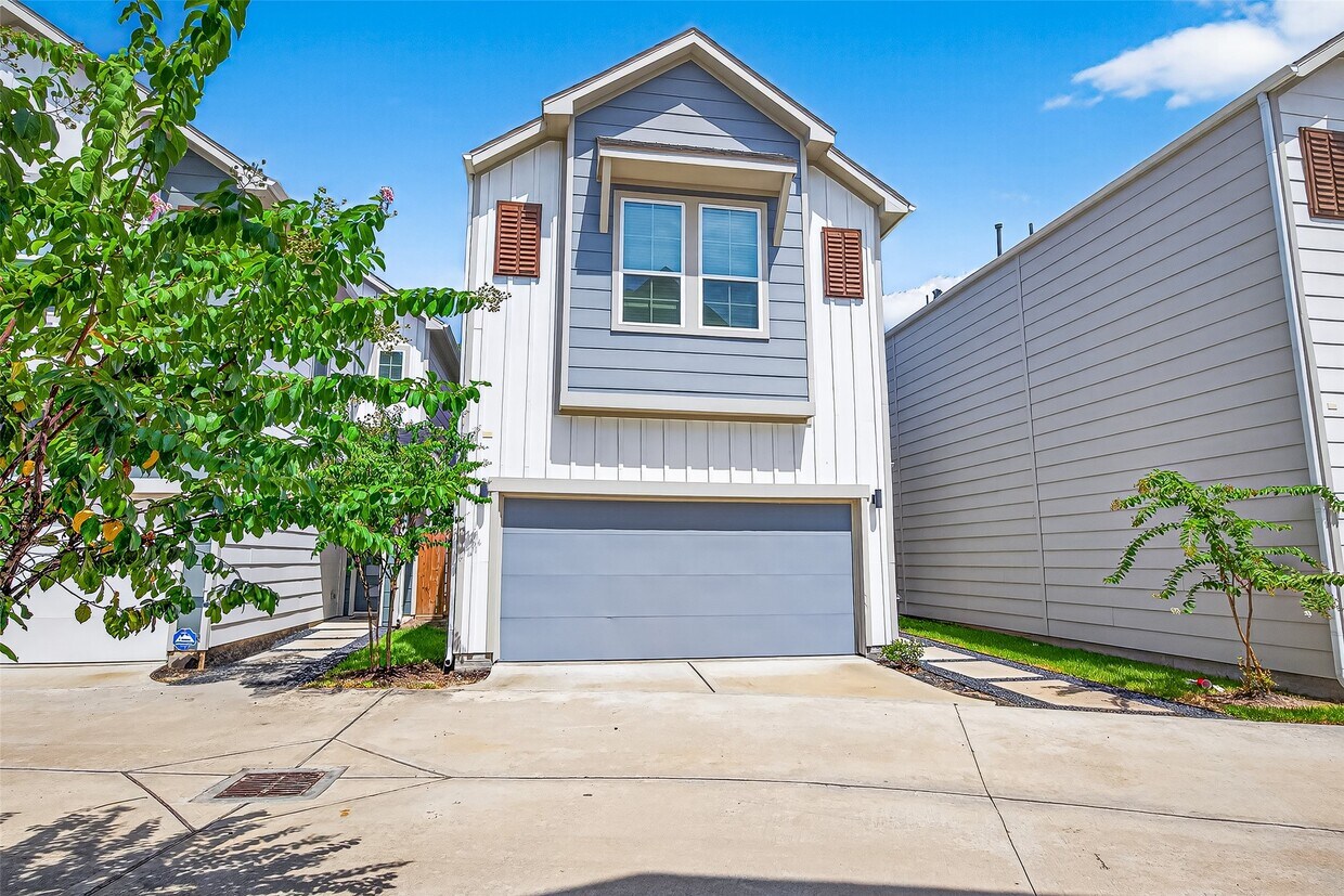 Foto principal - 778 W Tidwell Rd
