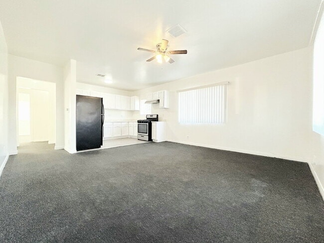 Building Photo - 8251 San Pedro St