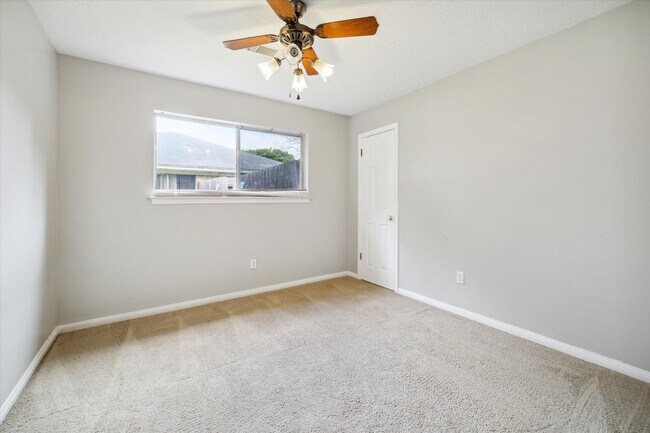 Foto del edificio - 1708 E Baker Rd