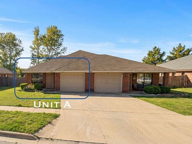 Building Photo - 1508 Nicholas Cir