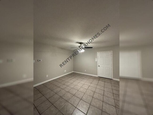 Building Photo - 10030 Farris Ave