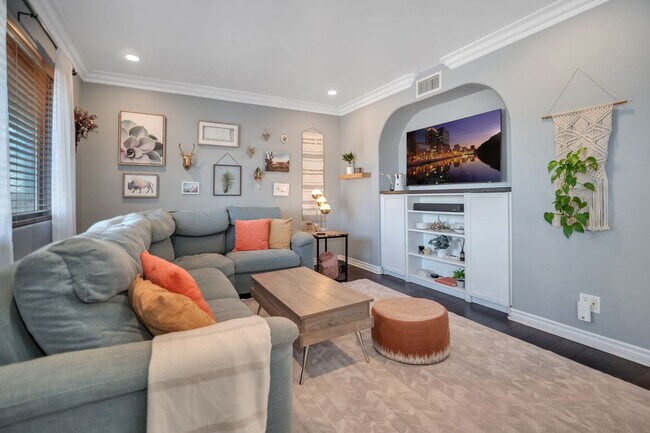 Sala de estar - 2736 B St