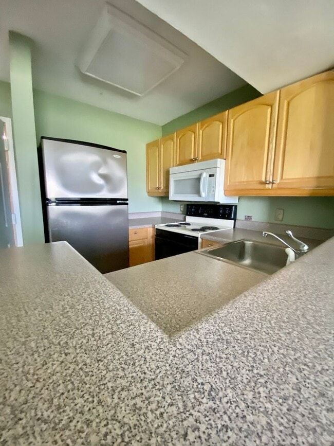 Building Photo - 2 Bedroom 2 Bathroom Unit @ Park Circle