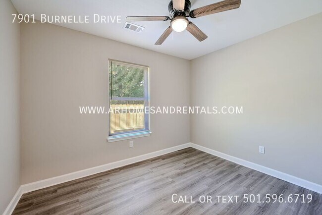 Foto del edificio - 7901 Burnelle Dr