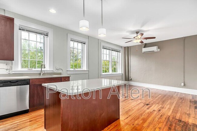 Foto del edificio - 444 Haywood Rd
