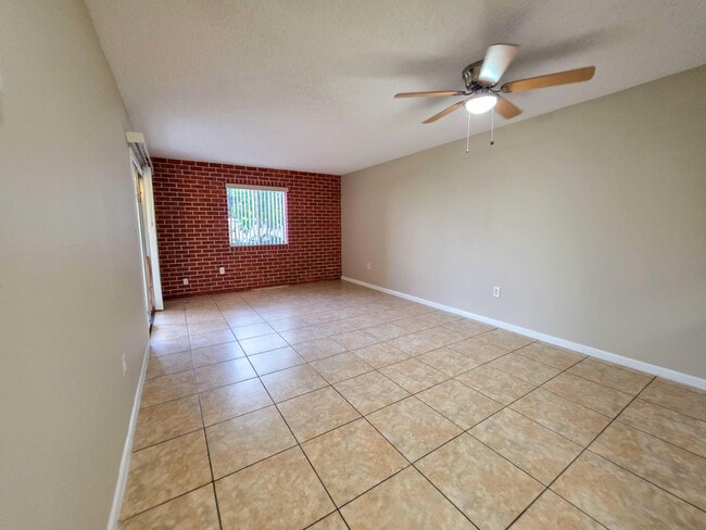 Building Photo - 6080 Forest Hill Blvd