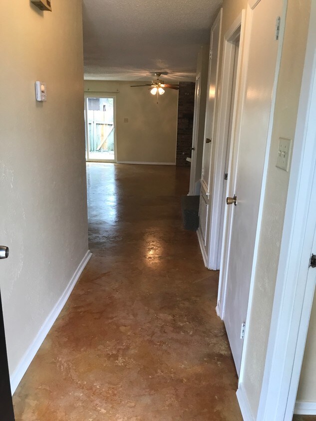 Foto principal - 66 Colonial Dr