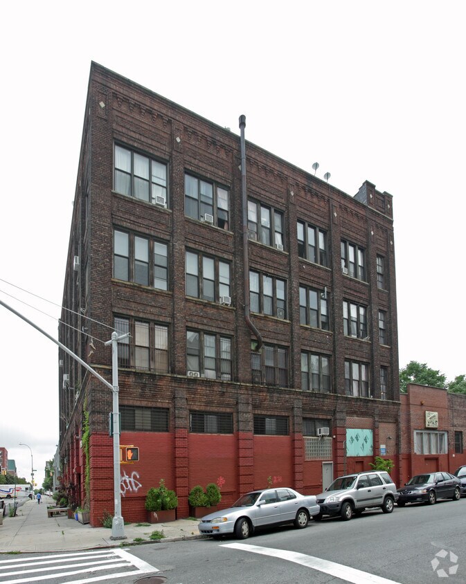 Foto del edificio - 83 Meserole St