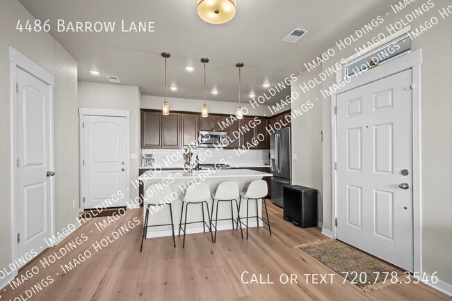 Foto del edificio - 4486 Barrow Ln